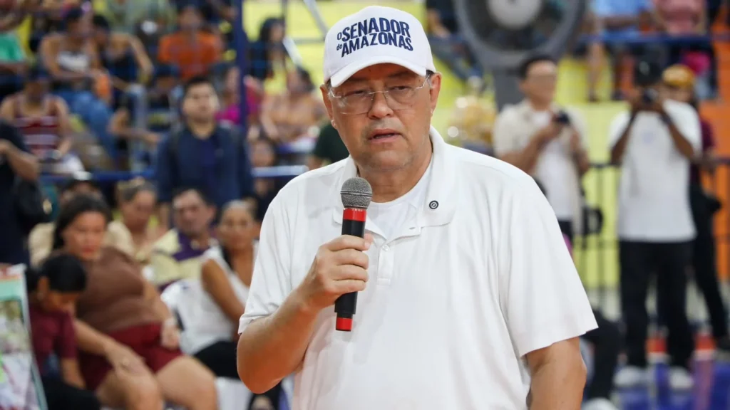 Eduardo Braga inaugura ginásio e fiscaliza obras em Parintins com foco em infraestrutura e saúde
