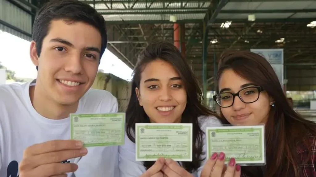 Cresce emissão de títulos de eleitor por jovens de 16 e 17 anos no Amazonas