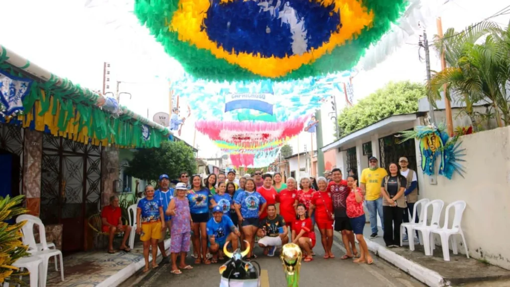 Concurso de Ruas Enfeitadas Mobiliza Parintins para Festival e Copa do Mundo 2024