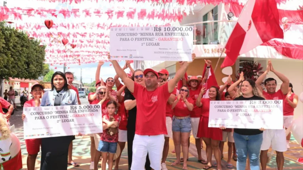 Prefeitura de Parintins Premia Ruas Decoradas para Festival e Copa do Mundo