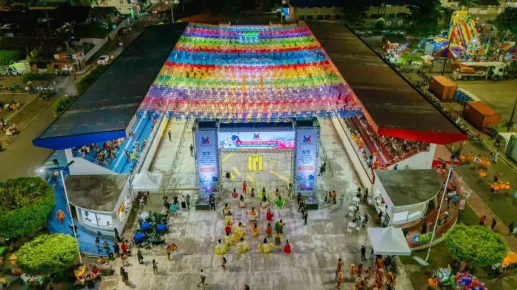 Parintins dá início às 59ª Festividades Folclóricas com quadrilhas e danças juninas