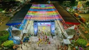 Parintins dá início às 59ª Festividades Folclóricas com quadrilhas e danças juninas