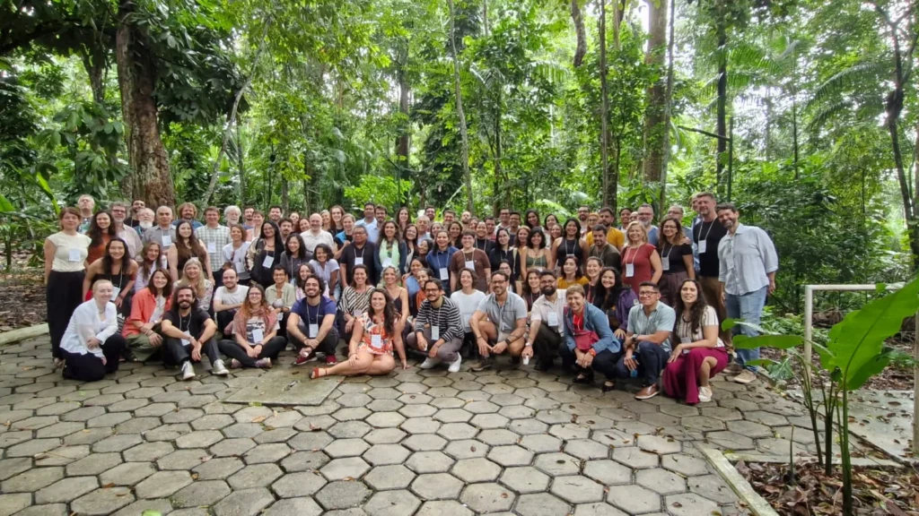 AmazonFACE avança para fase experimental em Manaus com 150 pesquisadores internacionais AmazonFACE avança para fase experimental em Manaus com 150 pesquisadores internacionais