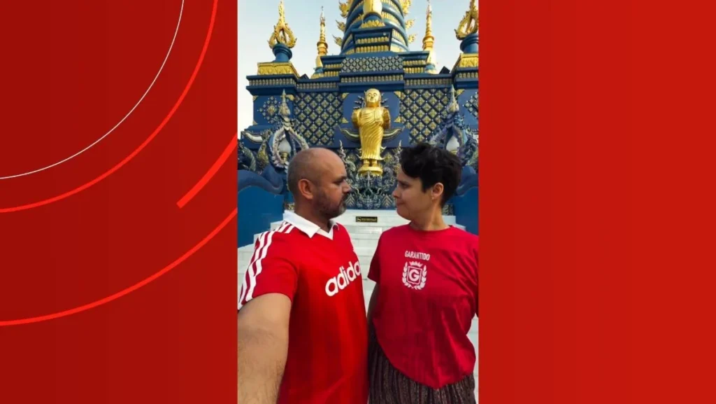 Casal que viaja o mundo com a camisa do Garantido viraliza e celebra o Festival de Parintins