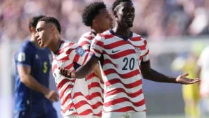 Uefa critica Fifa por anular cartão vermelho de Balogun na Copa do Mundo