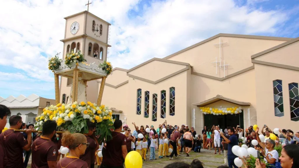 Festa de Nossa Senhora do Carmo fortalece fé e tradição em Parintins