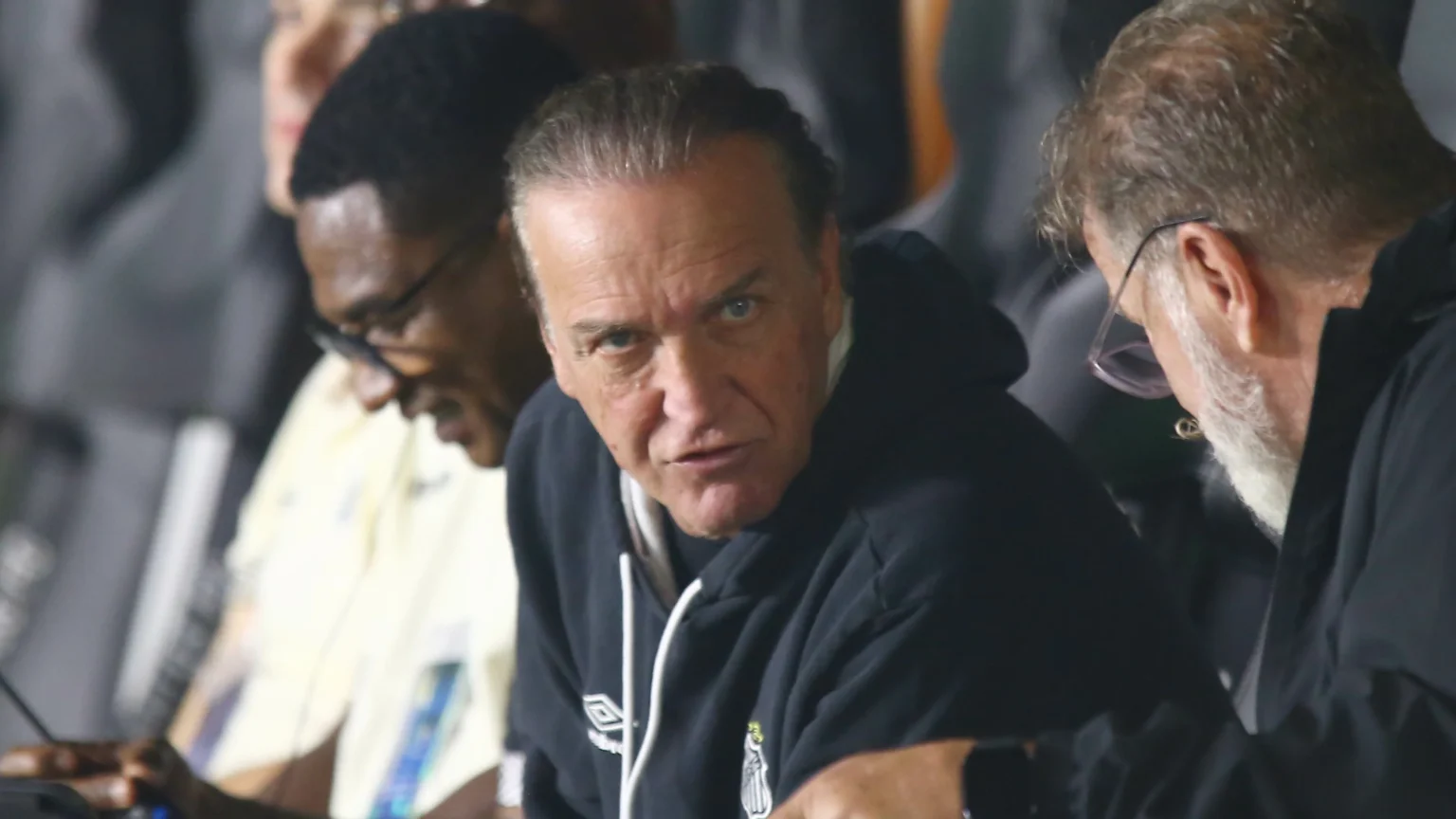 Cuca esclarece cobrança de Neymar no Santos e projeta próximos desafios