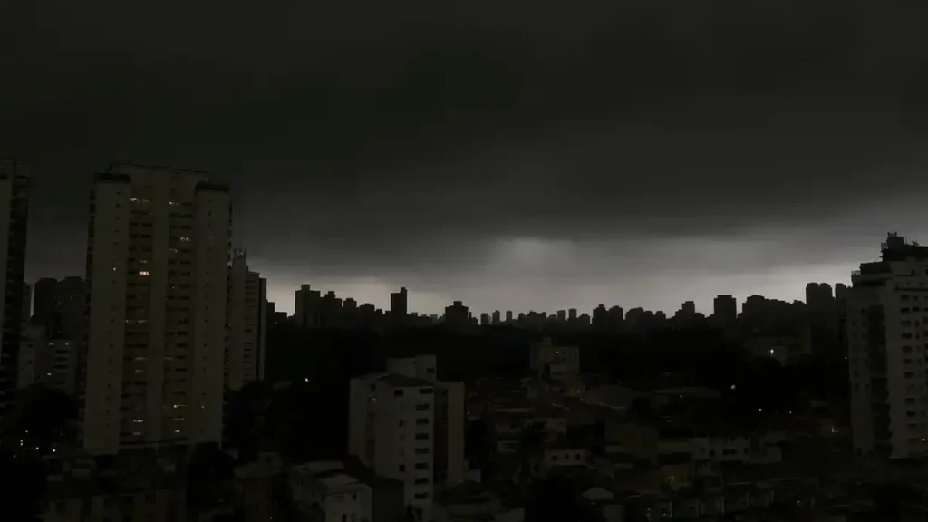 Alerta vermelho para tempestades atinge 549 cidades do Sul do Brasil