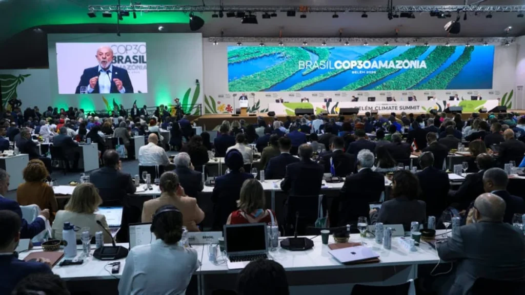Declínio do Jornalismo Climático: Entenda os Cortes e Seus Impactos Declínio do Jornalismo Climático: Entenda os Cortes e Seus Impactos
