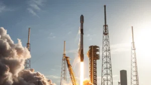 SpaceX realiza 13º teste da Starship com 20 satélites Starlink e ajustes após falhas