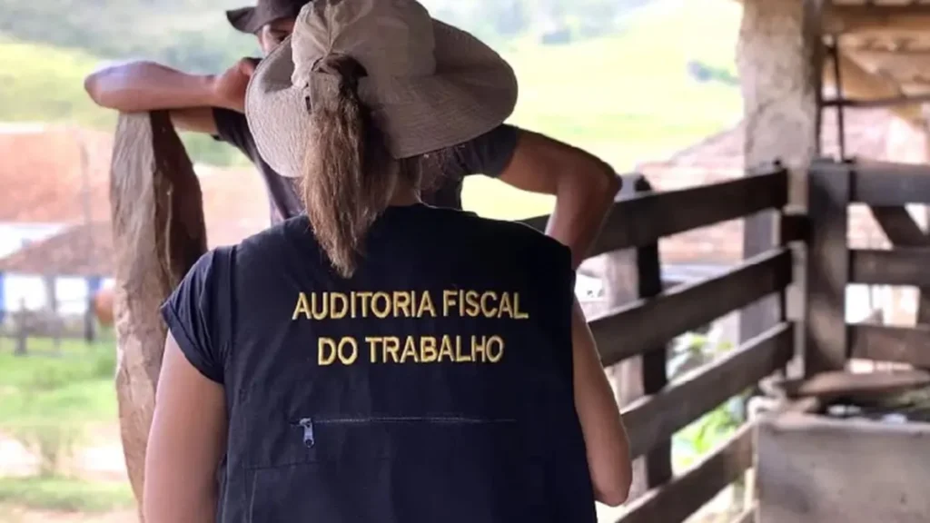 Patrões de doméstica resgatada são suspeitos de fraude no Bolsa Família